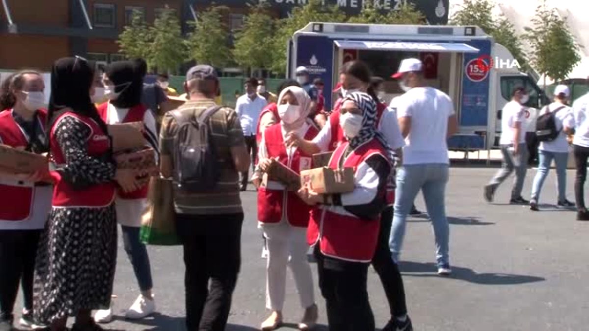Ayasofya doldu vatandaşlar Yenikapı'ya akın etti