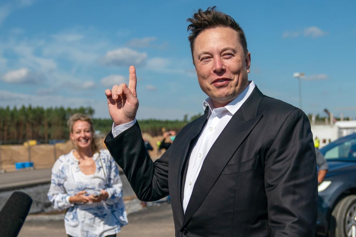 Elon Musk'tan Twitter'da tarihi de?i?iklik! yelikler kimlik kart?yla olacak, bot hesaplar tarihe kar??acak