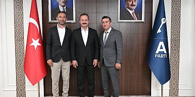 Anahtar Parti Taraklı Belediye Meclis Üyesi Mehmet Esen, Genel Merkezde Yavuz Ağıralioğlu ile Buluştu